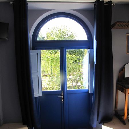 La Gare De Millas Chambres D'Hotes Room photo